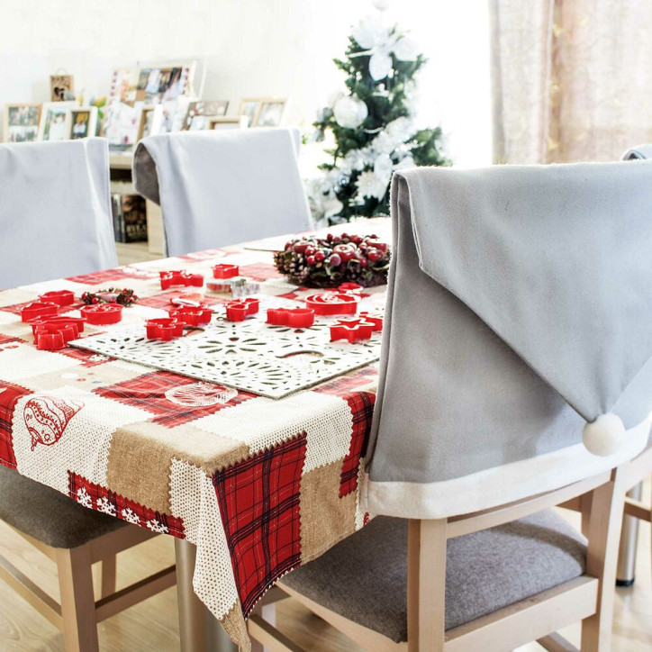 Vianočný prehoz na stoličke Santa Claus, šedý Vianočný prehoz na stoličke Santa Claus, šedý
