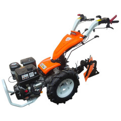 Malotraktor C977 s lištovou kosačkou, kultivátorom a pluhom