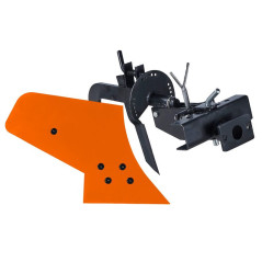 Malotraktor C977 s lištovou kosačkou, kultivátorom a pluhom
