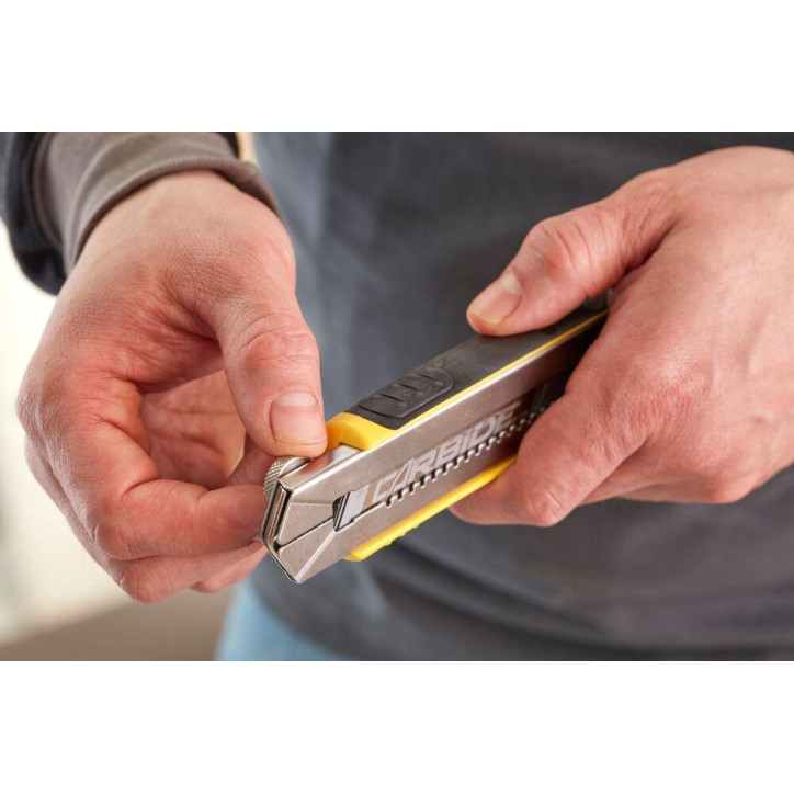Nôž plastový s odlamovacou čepeľou 18 mm FatMax® 0-10-481 Nôž plastový s odlamovacou čepeľou 18 mm FatMax® 0-10-481
