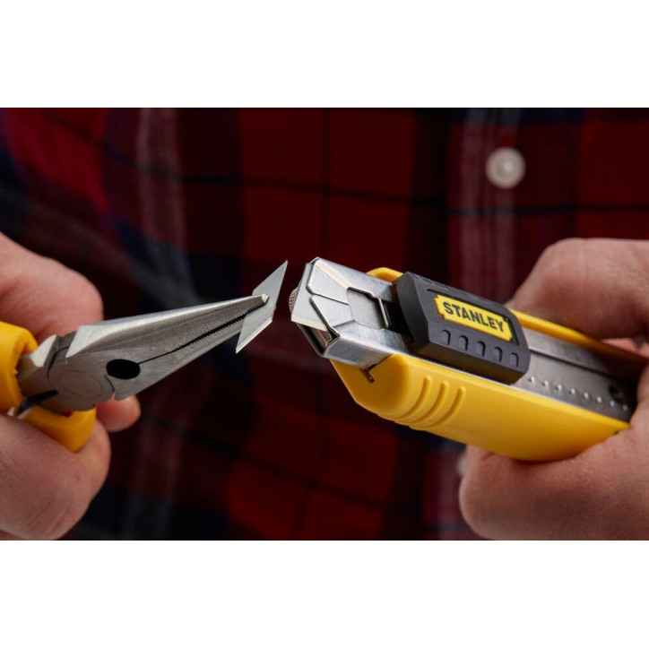 Nôž plastový s odlamovacou čepeľou 18 mm FatMax® 0-10-481 Nôž plastový s odlamovacou čepeľou 18 mm FatMax® 0-10-481