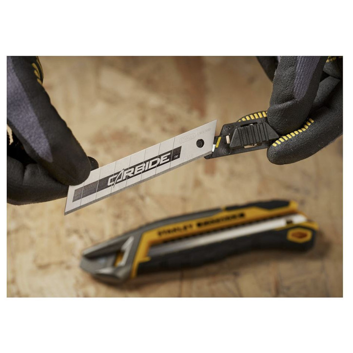 Karbidové odlamovacie čepele 18 mm FatMax®, 10 ks STHT2-11818 Karbidové odlamovacie čepele 18 mm FatMax®, 10 ks STHT2-11818