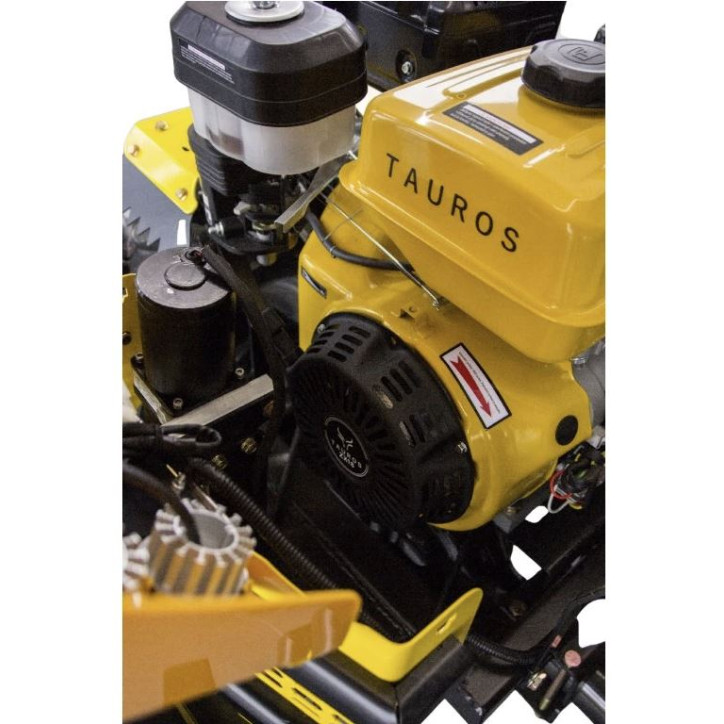 Malotraktor Tauros ZX18 4x4