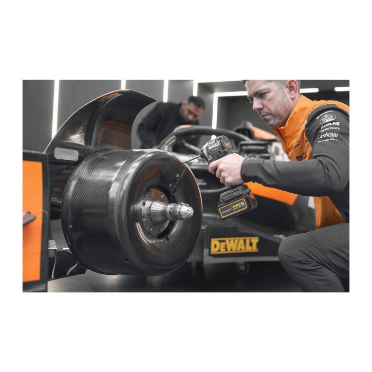 Aku KOMBO sada skrutkovača DCD85M a rázového uťahováka DCF85M 18 V XR 2x 5,0 Ah, edícia McLaren F1 Team