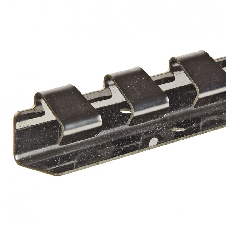 Lišta s háčikmi na zavesenie PVC pásu 984x30x32 mm Lišta s háčikmi na zavesenie PVC pásu 984x30x32 mm