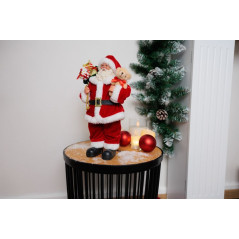 Dekorácia Santa s darčekmi a medvedíkom 30 cm, červený