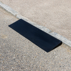 DEMA Nájazdová rampa na obrubník 90x8x0,8 cm