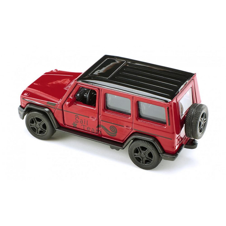 Mercedes-AMG G65 s prívesom a plachetnicou / 2564 Mercedes-AMG G65 s prívesom a plachetnicou / 2564