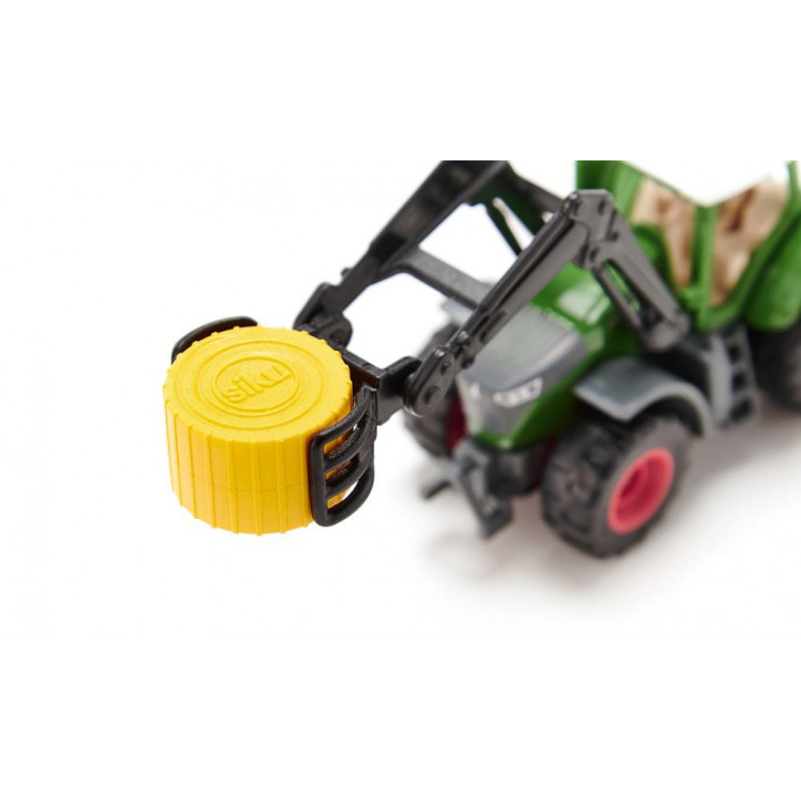 Traktor Fendt 1050 Vario s uchopovačom okrúhlych balíkov / 1539 Traktor Fendt 1050 Vario s uchopovačom okrúhlych balíkov / 1539