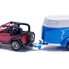 Terénne auto Jeep Wrangler s prívesom na prepravu koní / 1651