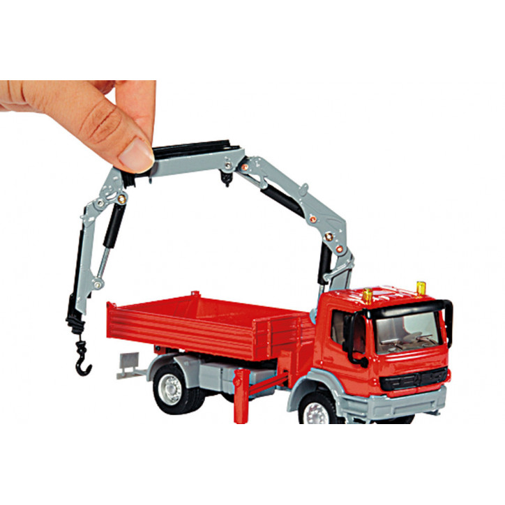 Nákladné auto Mercedes Atego so žeriavom / 3534 Nákladné auto Mercedes Atego so žeriavom / 3534